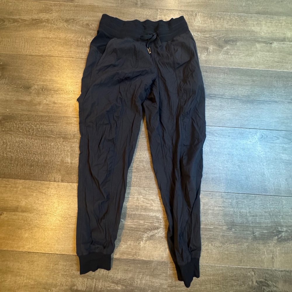 Lululemon studio mid rise jogger full length size 6